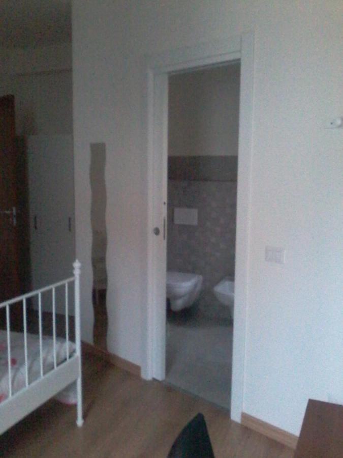Al Salto Del Gatto Bed and Breakfast Schianno Exteriör bild